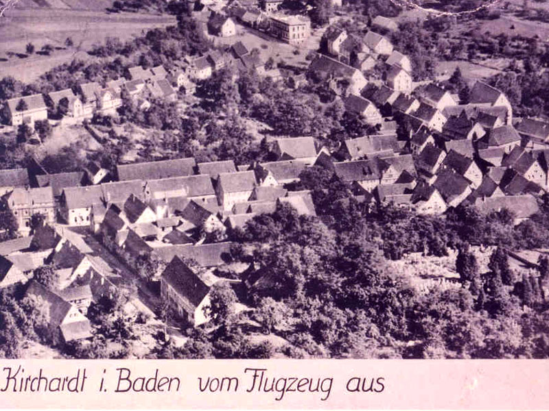  Alte Luftaufnahme von Kirchardt in schwarz-weiß - das Bild wird mit Klick vergrößert 